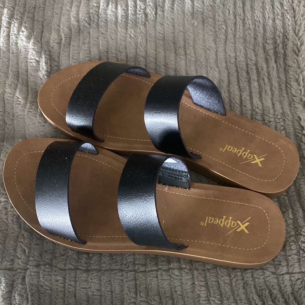 Sandals - Picture 2 of 4